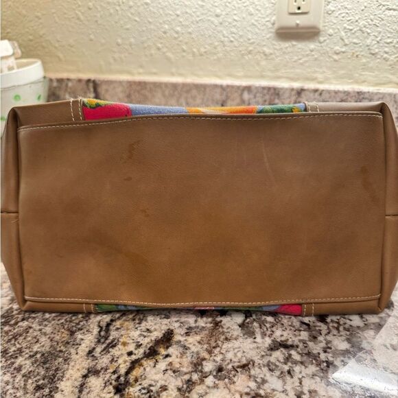 Liz Claiborne Fruit Floral Canvas Tote Bag Tan Trim Large Zip Top - Picture 2 of 12